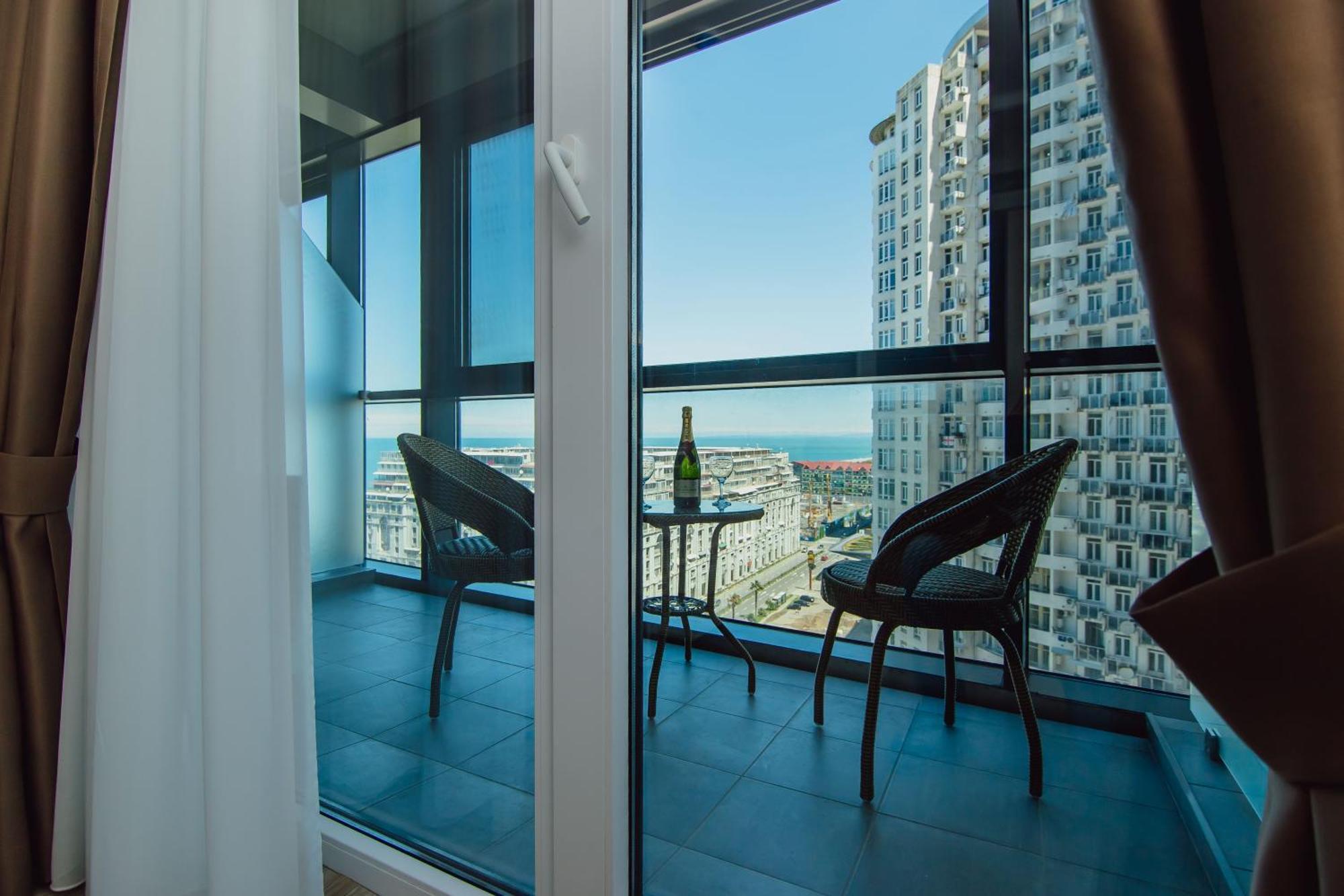 Sunshine Apartments Batumi Exterior foto