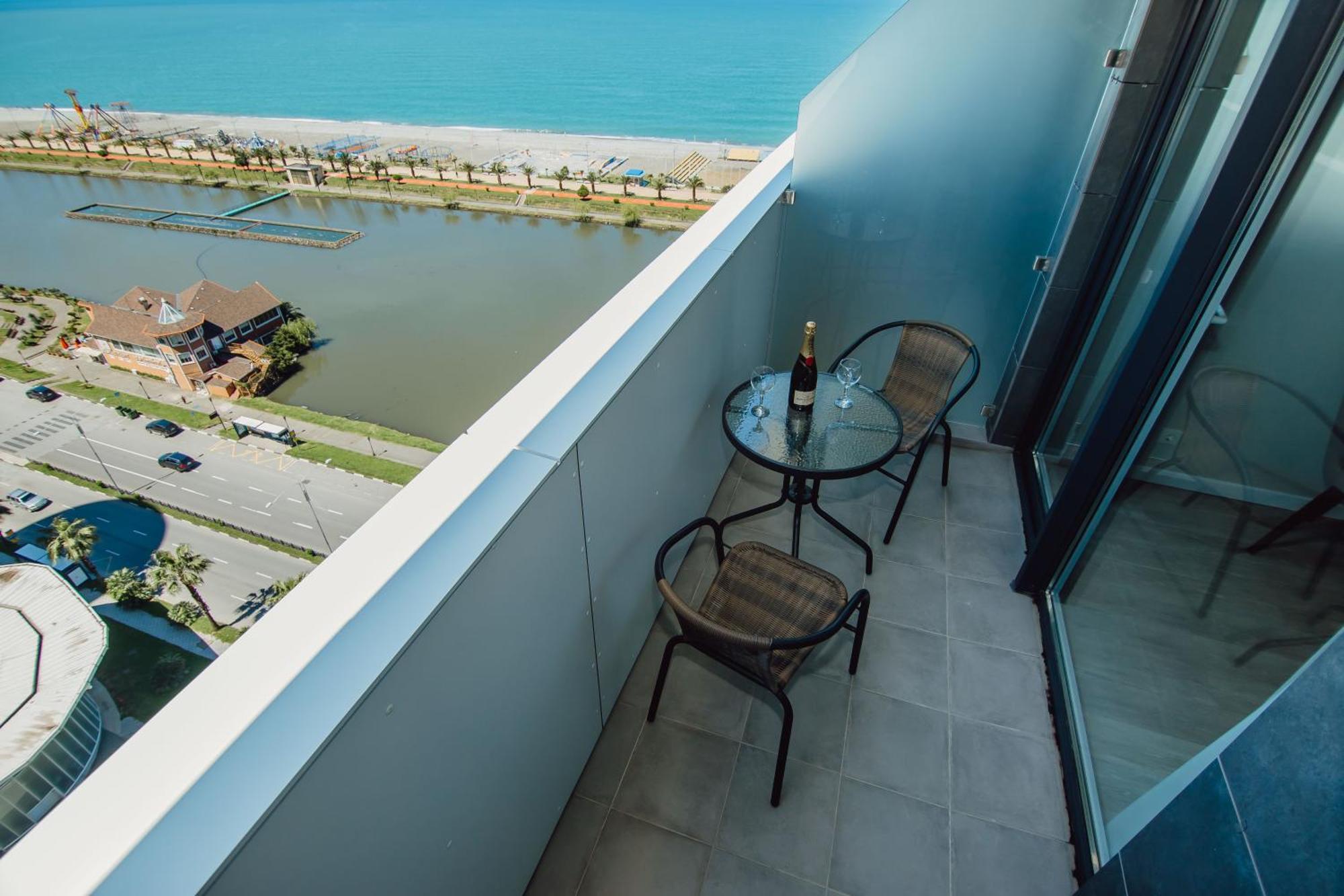 Sunshine Apartments Batumi Exterior foto