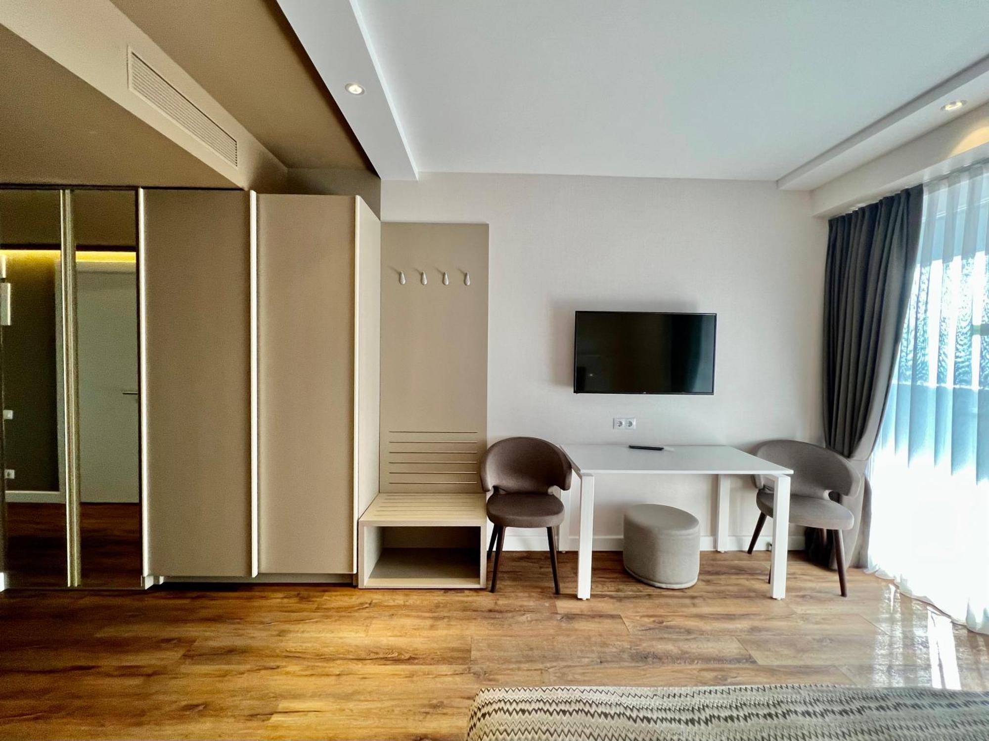 Sunshine Apartments Batumi Exterior foto