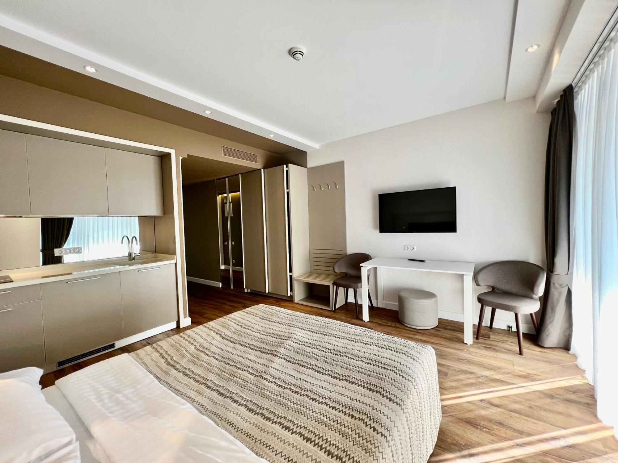 Sunshine Apartments Batumi Exterior foto