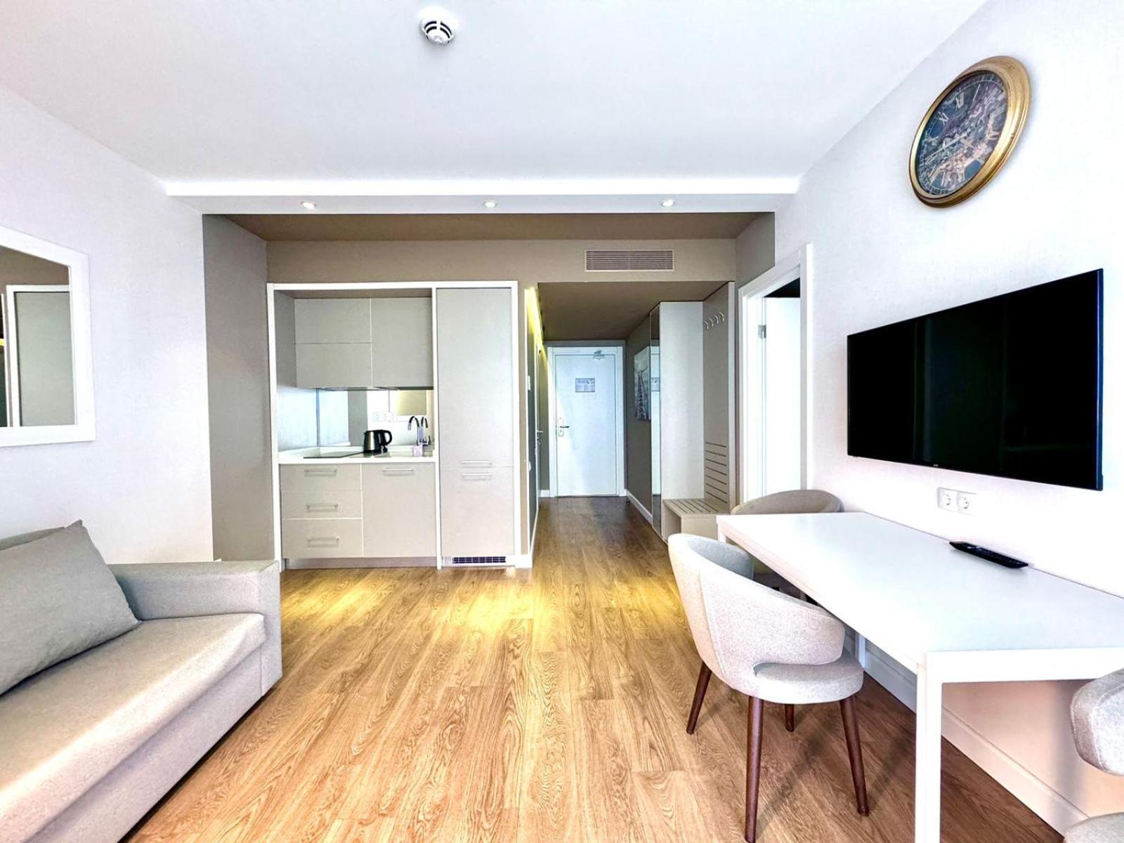 Sunshine Apartments Batumi Exterior foto